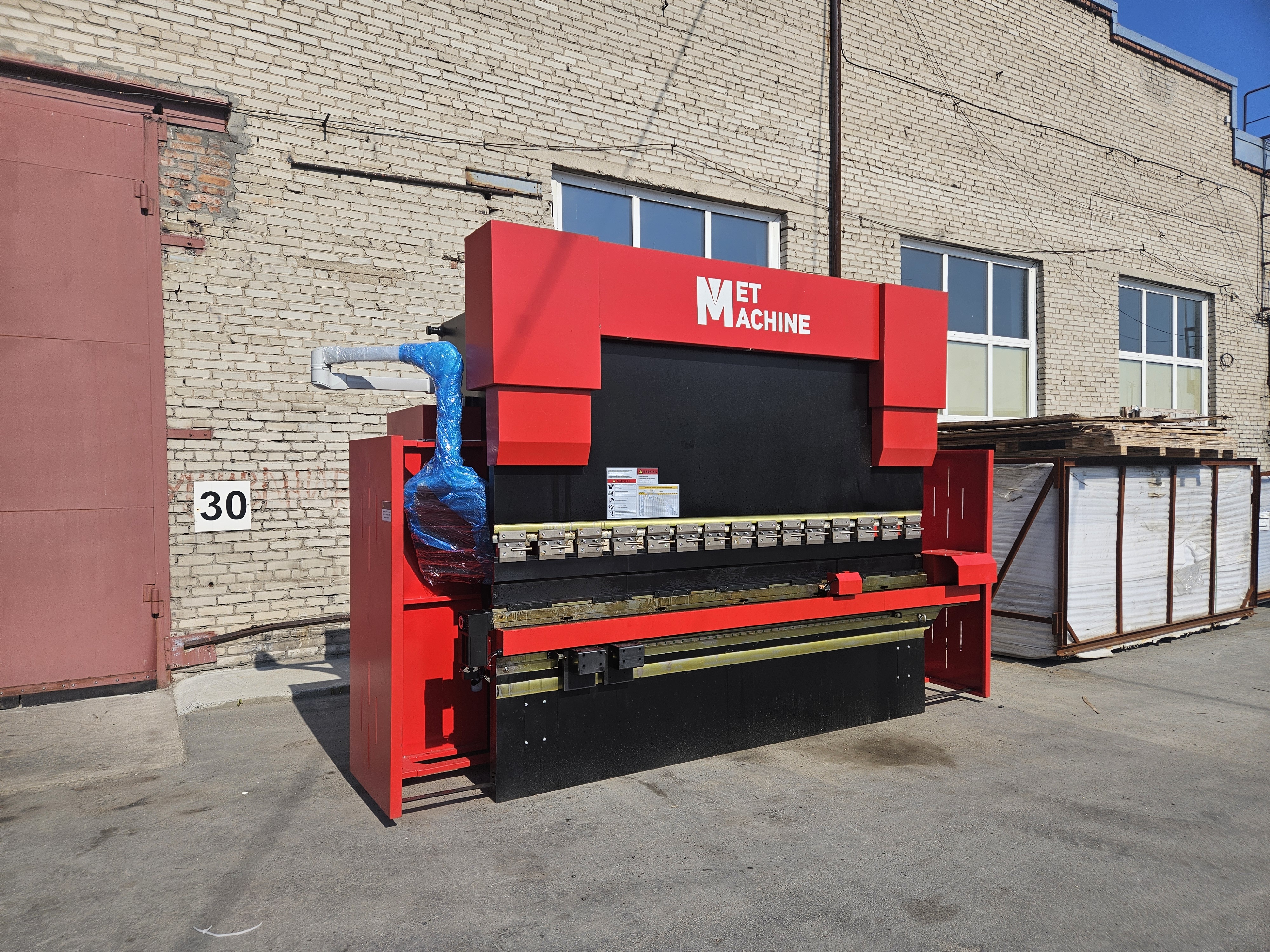 Листогибочный пресс MetMachine SBPA-16032DSII (6+1) ЧПУ DELEM DA66T + LaserCheck + суппорт 200 кг в Санкт-Петербург